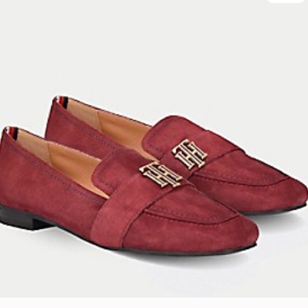 New Tommy Hilfiger Burgundy Maroon Loafers with Gold Logo